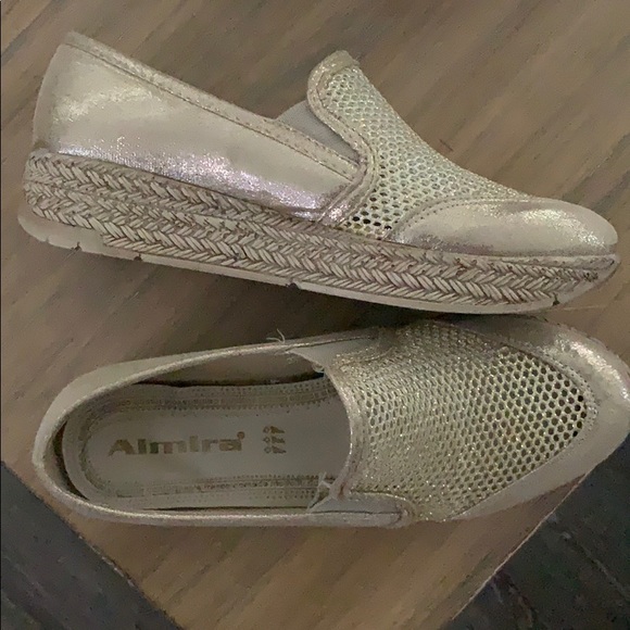 Shoes - Picture 6 of 6